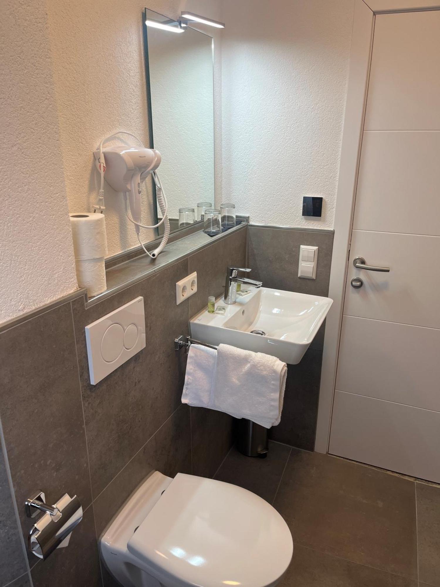 Hotel Seeadler Friedrichshafen Eksteriør billede